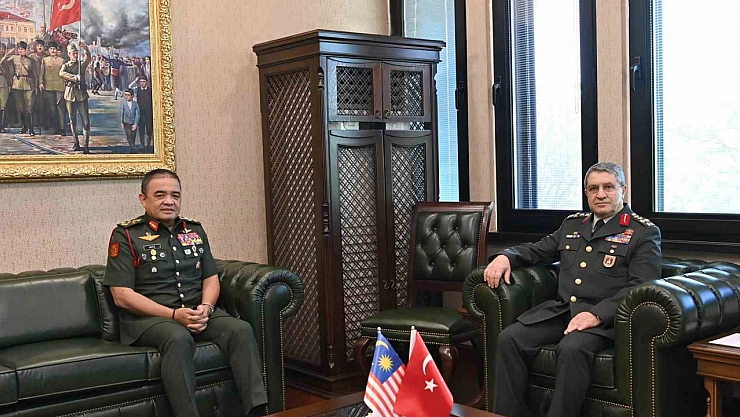 Bayraktaroğlu, Malezyalı mevkidaşını ağırladı