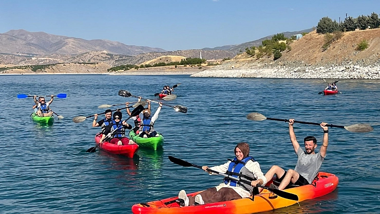 Karakaya Barajı'nda Kano Keyfi: Malatya'da spor ve doğa bir arada