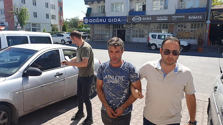 Kardeşini silahla vurdu