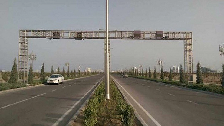Kavşak içi tag direği
