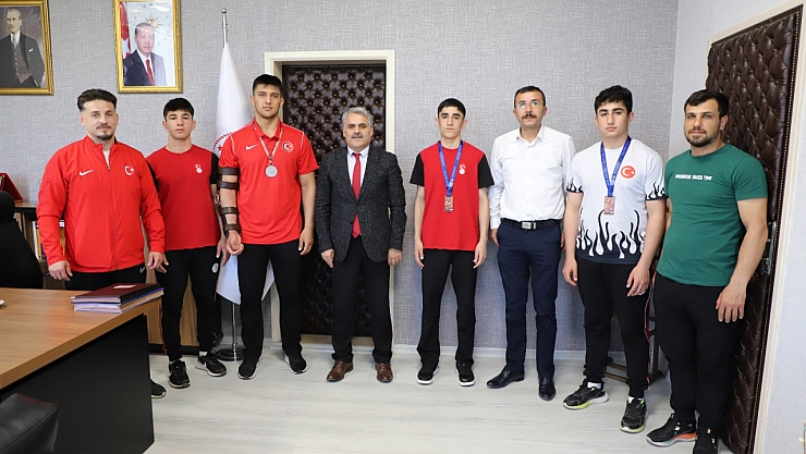 Kayhan, başarılı sporcuları ağırladı!