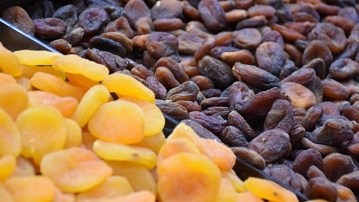 Kayısı yüzleri güldürdü