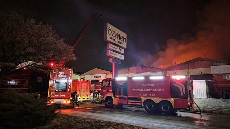 Kayseri'deki fabrika yangını 3 saatte söndürüldü