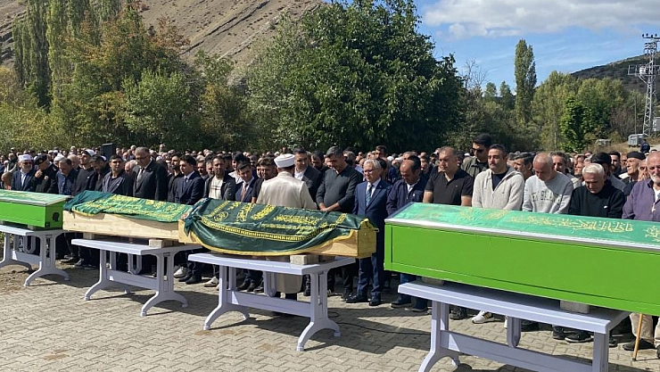 Kazada hayatını kaybedenler toprağa verildi