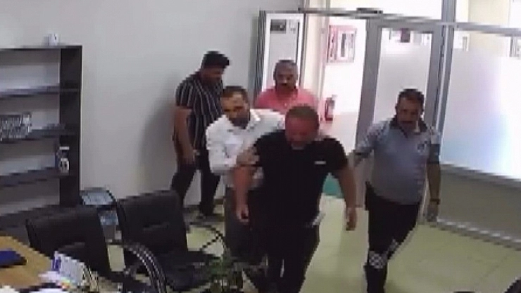 Kendini yakan şahsın kavga görüntüleri ortaya çıktı!