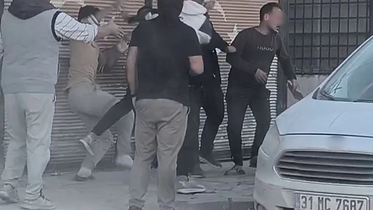 Keserli kavga kamerada