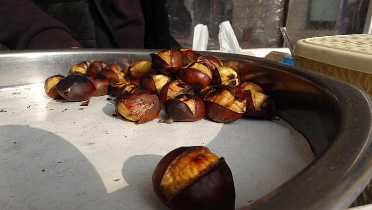 Kış mevsiminin vazgeçilmezi kestane, tezgahtaki yerini aldı
