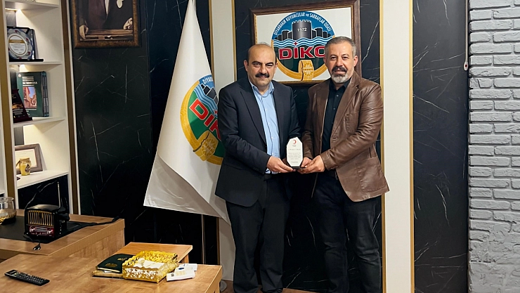 Kızılay'dan DİKO Başkanı Yüksel'e teşekkür plaketi