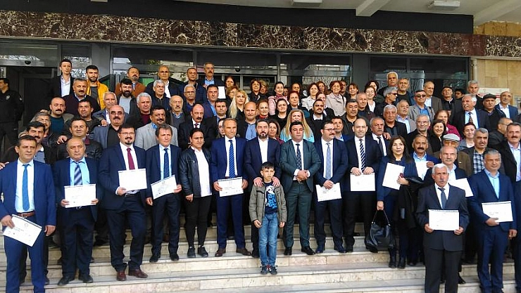 Kızıldaş mazbatasını aldı