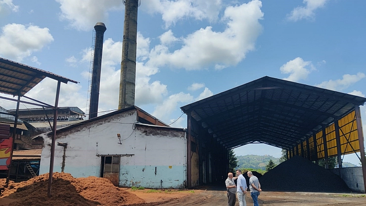 Kömür tozu yaydığı iddia edilen fabrikaya yakın markaj
