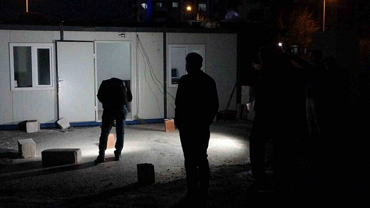 Konteynerde yaralandım dedi kovanlar dışarda bulundu