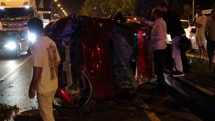 Kontrolden Çıkan Otomobil Karşı Şeride Geçti: 2 Yaralı