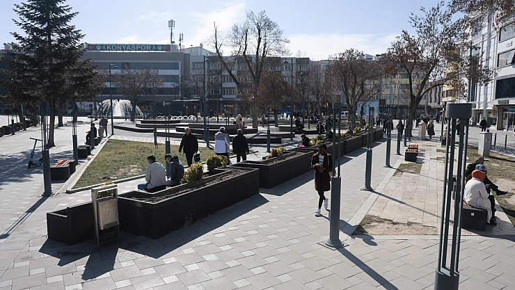 Konya'da şubat ortasında yaz gününü aratmayan hava