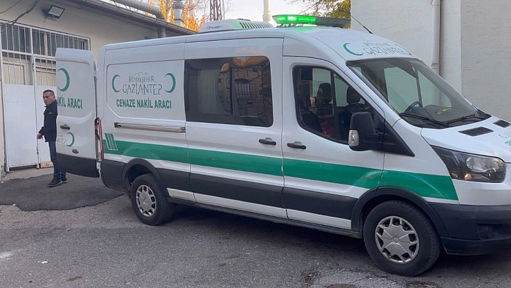 Kuzeninin kullandığı tırın altında kalan Muhammed kurtarılamadı