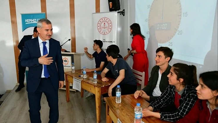 Bilinçlendirmek için bilgi yarışması