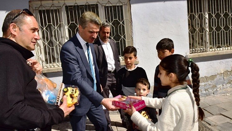 Mahalle ziyaretleri sürüyor