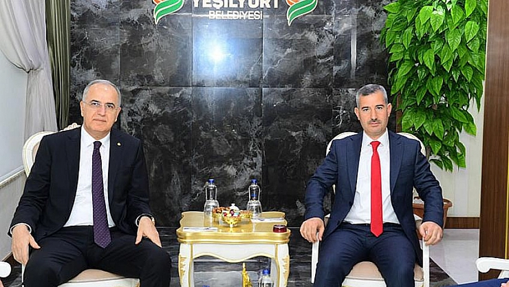 Makamında ağırladı 