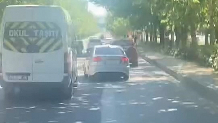 Makas atan sürücü kameralara yakalandı