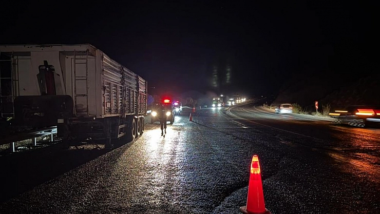 Malatya'da seyir halindeki çekicide yangın çıktı