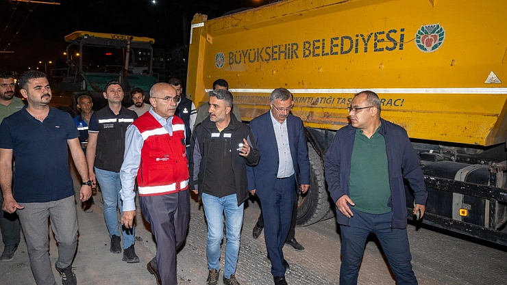 Malatya Büyükşehir Belediyesi gece çalışıyor