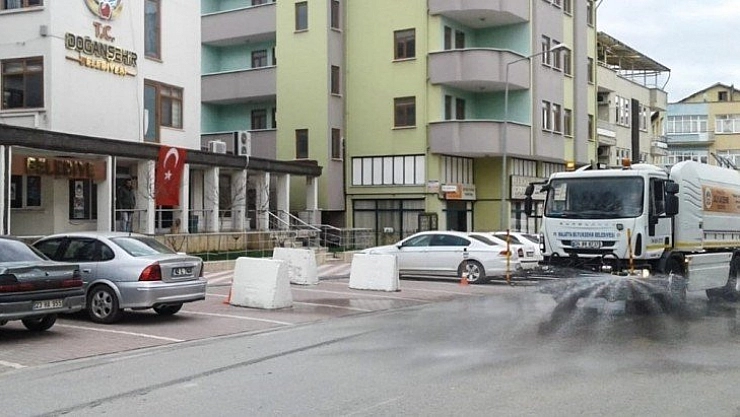 Büyükşehir dezenfekte yapıyor