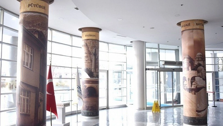 Sütunları 13 ilçe süsledi