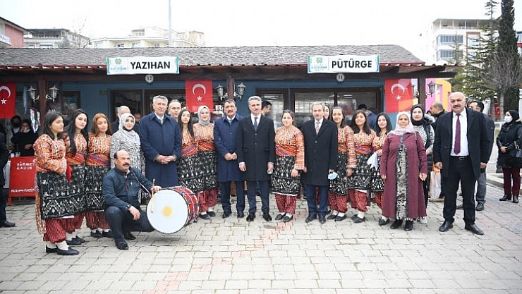 Kayısı çiçeği şenlikleri başladı