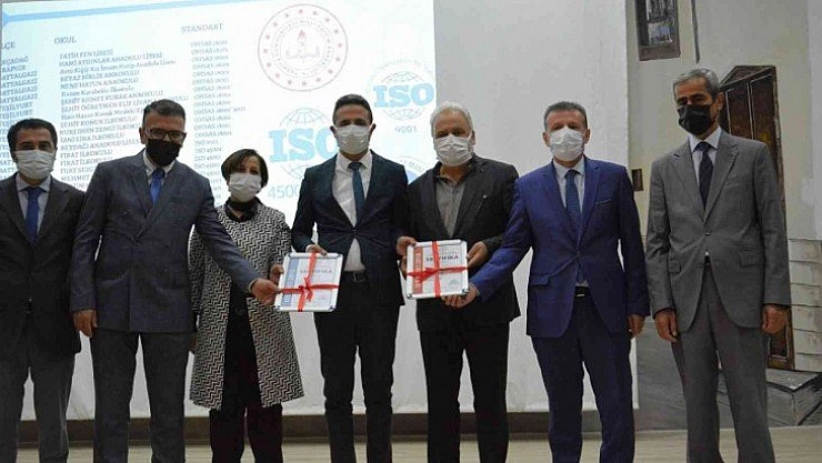24 okula ISO standardı belgesi