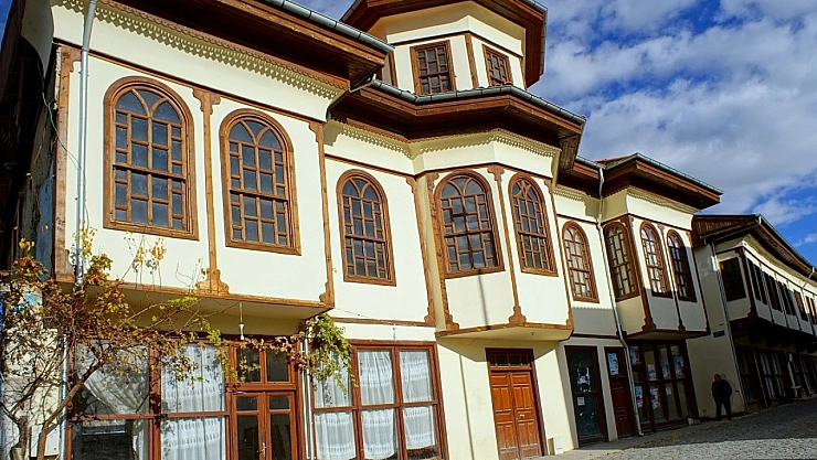 Malatya'da 26 ayda Bitmeyen Yıkımlar: Kerpiç Evler Yıkılacak