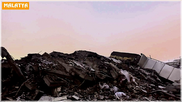 Malatya'da 21 kişiye mezar olan otelin kolanlarını kesmişler!