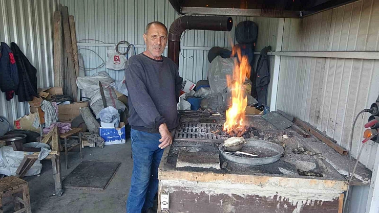 Malatya'da Tükenen Meslek: 67 Yaşındaki Kalaycı Usta Son Temsilci!