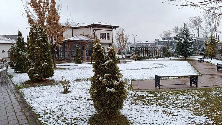 Malatya'da bahar havası çabuk bitti! Kar yağışı başladı! Peki kaç gün sürecek?