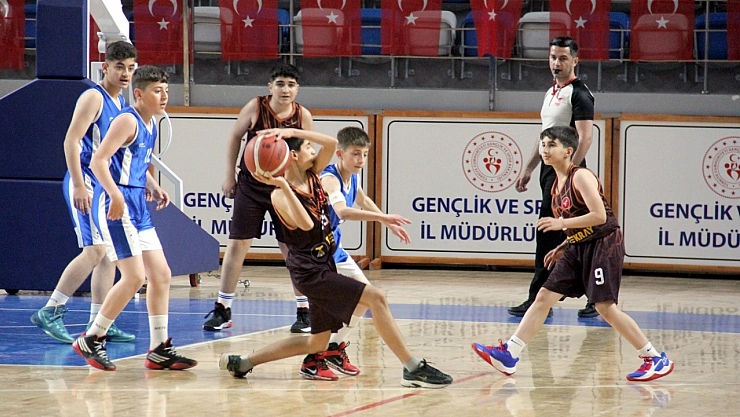 Malatya'da basketbol yarı final heyecanı başladı
