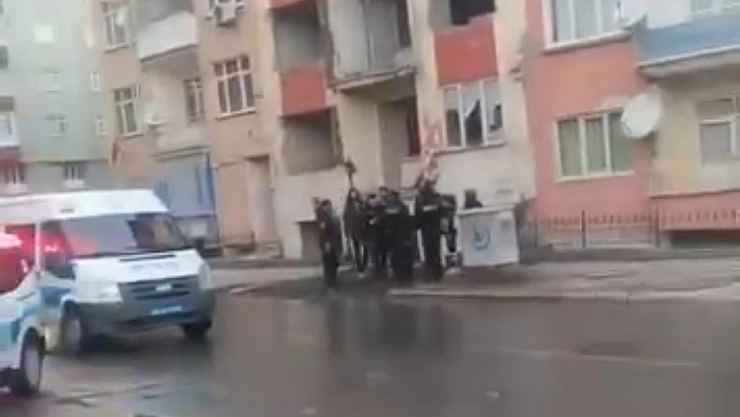 Malatya'da ağır hasarlı binada yabancı uyruklu bir kişi ölü bulundu