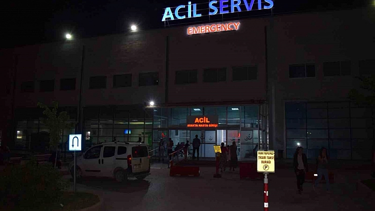 Malatya sokaklarında kanlı kavga: Ayırmak isterken yaralandı