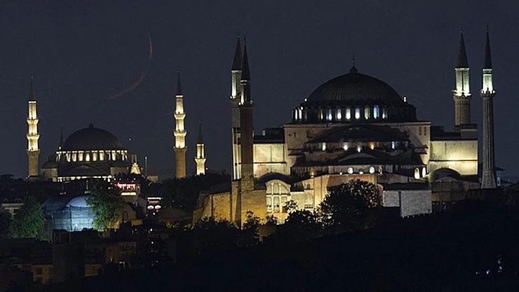 Malatya'da Camilerden Sela Sesleri Yükseldi