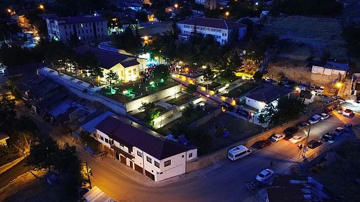 Malatya'da Cumhuriyet tarihiyle yaşıt olan bina açıldı