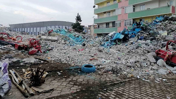 Malatya'da 19 kişiye mezar olmuştu: Mahkemede apartmanın mühendislik hataları sıralandı