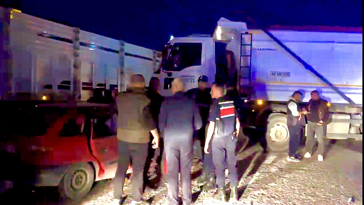 Malatya'da Hafriyat Kamyonu ile Otomobil Çarpıştı: 1 Ölü, 1 Yaralı