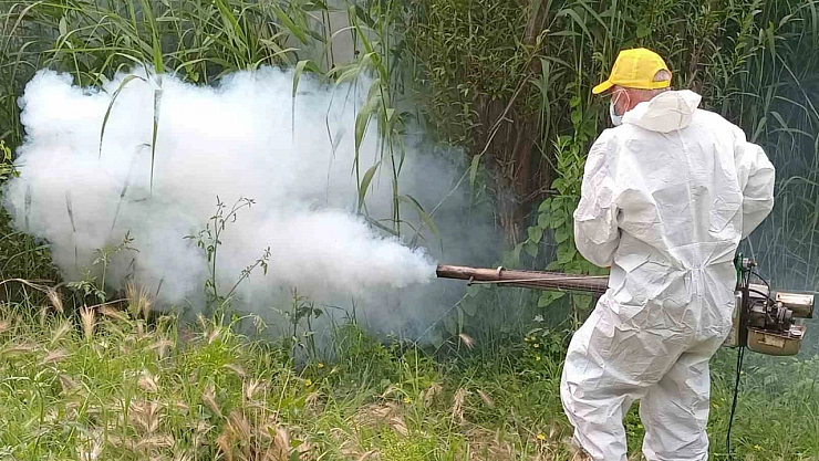 İlaçlama çalışmaları sürüyor