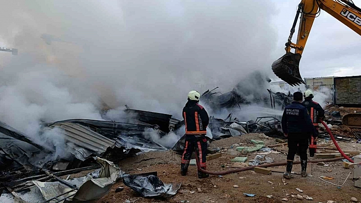 Malatya'da korkutan yangın!