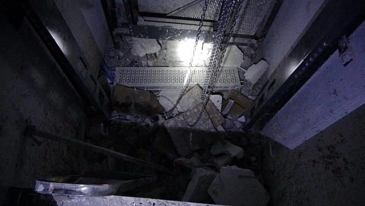 Malatya'da iş güvenliği alarmı: İşçi asansör boşluğuna düştü!