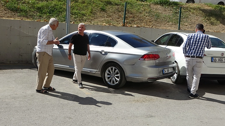 Malatya'da Kalp Krizi Geçiren Sürücü, Hastane Otoparkında 7 Araca Çarptı