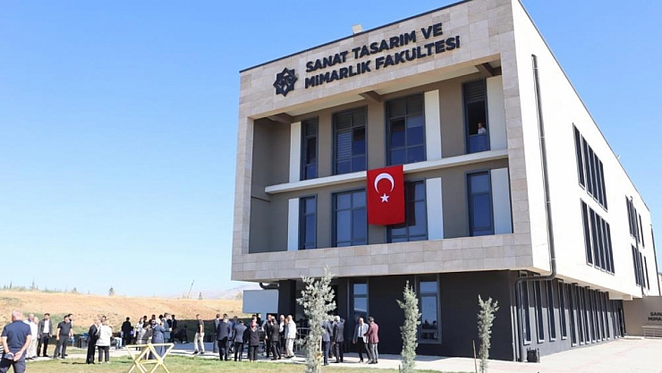 Malatya'da Kenan Işık Amfisi açıldı