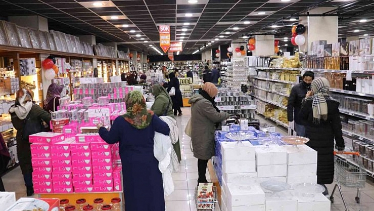 İndirim izdihama neden oldu