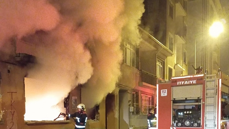 Malatya'da Metruk Binada Çıkan Yangın İtfaiye Tarafından Söndürüldü!