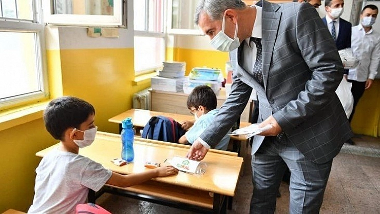 Malatya'da öğrencilere hediye