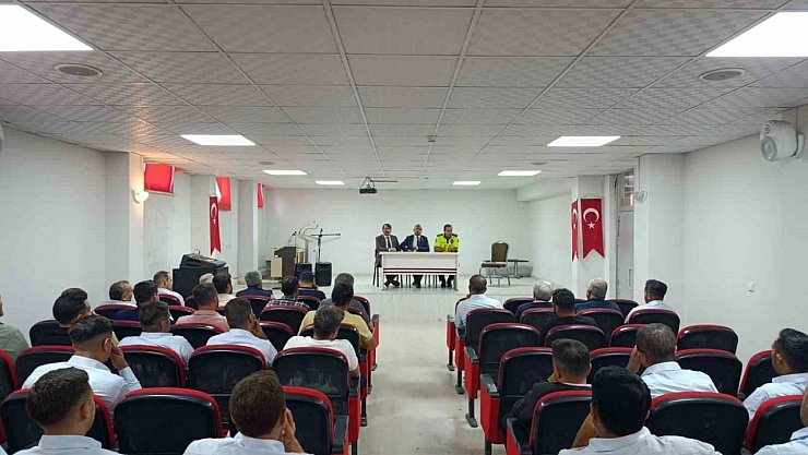 Malatya'da Okul Servisi Sürücülerine Trafik Güvenliği Eğitimi