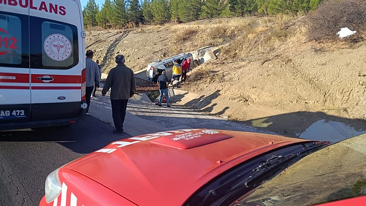 Malatya'da otomobil devrildi: 3 yaralı