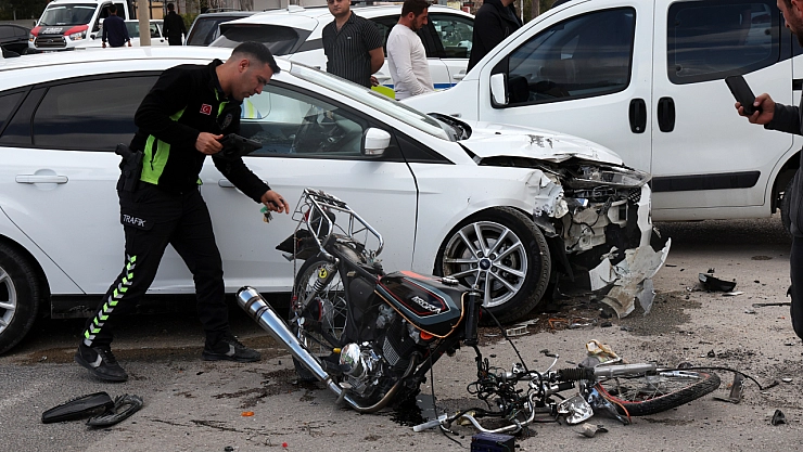 Malatya'da otomobille çarpışan motosikli yaralandı